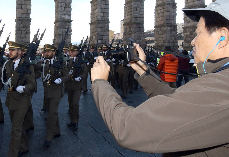 Fotos: Jura de Bandera en la Plaza Mayor de Segovia