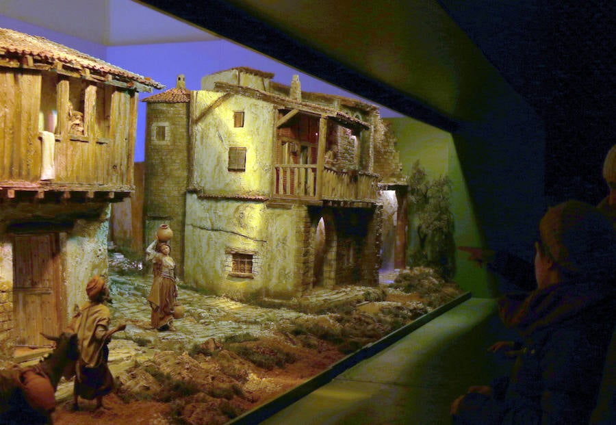 Fotos: Belén en la iglesia de las Angustias de Valladolid