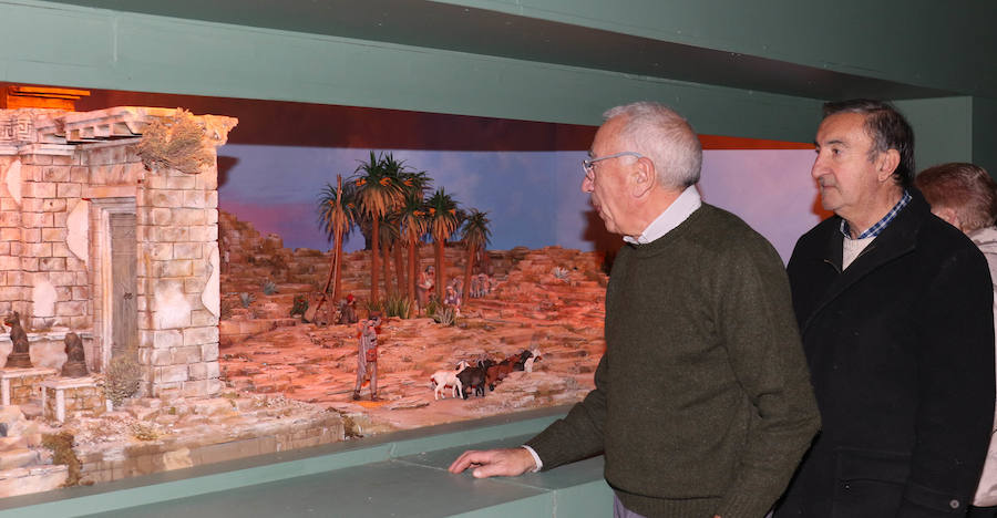 Fotos: Belén en la iglesia de las Angustias de Valladolid