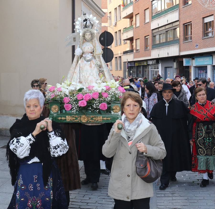 Fotos: Procesión de la Casa de Zamora en Valladolid con la Virgen de la Concha