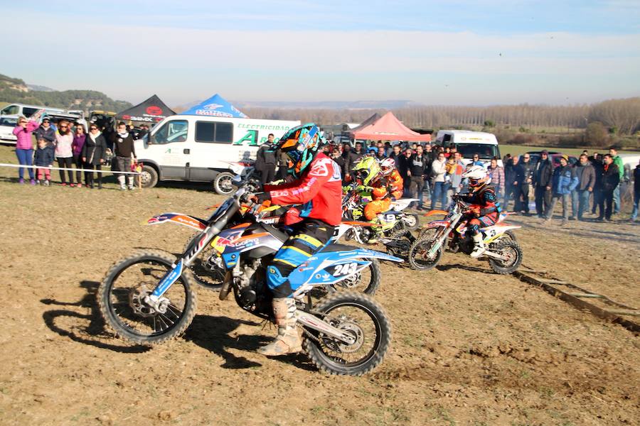 Fotos: Segunda prueba del Circuito Provincial del Motocros en Dueñas