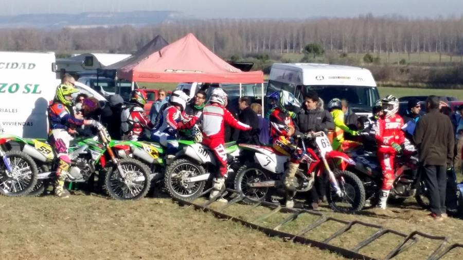 Fotos: Segunda prueba del Circuito Provincial del Motocros en Dueñas