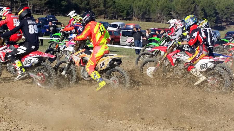 Fotos: Segunda prueba del Circuito Provincial del Motocros en Dueñas