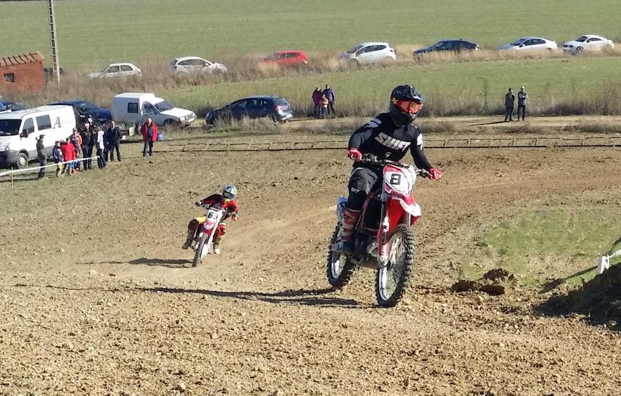 Fotos: Segunda prueba del Circuito Provincial del Motocros en Dueñas