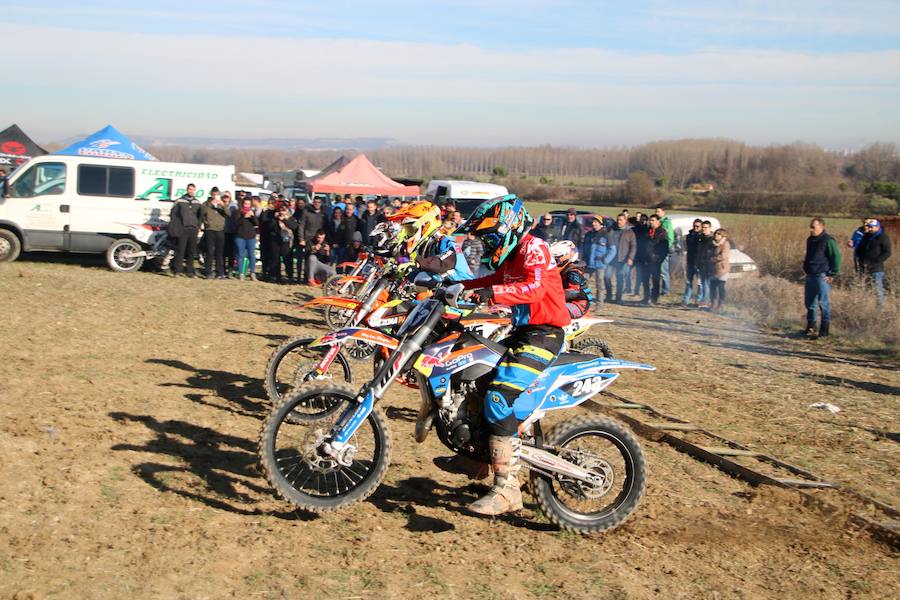 Fotos: Segunda prueba del Circuito Provincial del Motocros en Dueñas