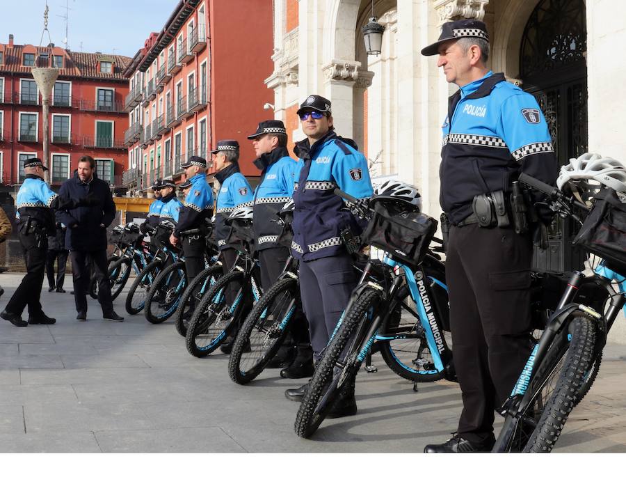 Fotos: La Policía Municipal de Valladolid estrena diez bicicletas eléctricas
