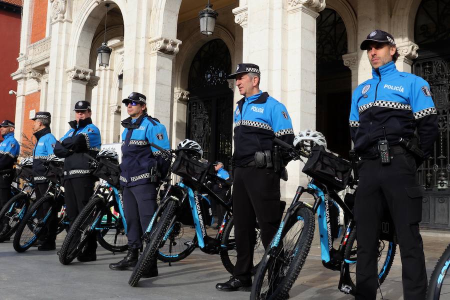Fotos: La Policía Municipal de Valladolid estrena diez bicicletas eléctricas