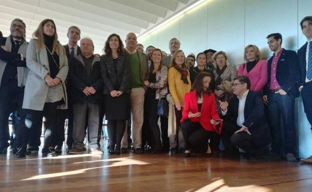 Representantes y empresarios de AvilAgro, durante la inauguración de la asociación. 