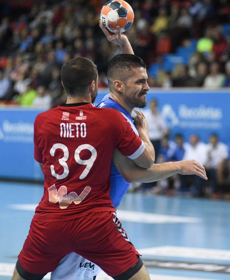 Un gol inverosímil de Dani Pérez desde la esquina, sin ángulo y a falta de dos segundos para finalizar el partido evitó la debacle en Huerta del Rey 