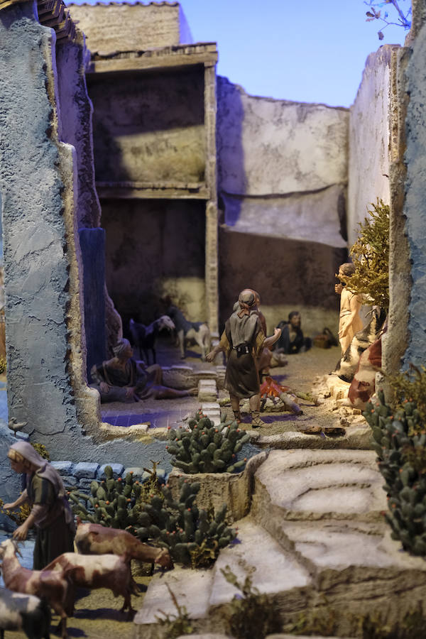 Cerca de 300 figuras artesanas se reparten por ocho escenas bíblicas ambientadas en la «ciudad azul» marroquí de Chefchaouen