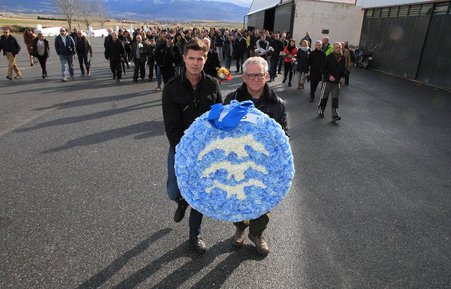 Fotos: Homenaje a José Antonio González en el aeródromo de Fuentemilanos