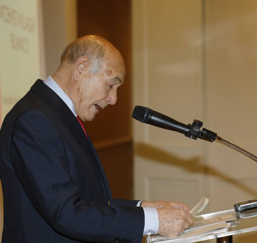 Fotos: Vicente Villagrá recibe la medalla de honor de la Cámara de Comercio de Palencia