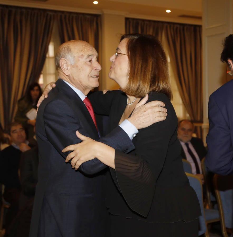 Fotos: Vicente Villagrá recibe la medalla de honor de la Cámara de Comercio de Palencia