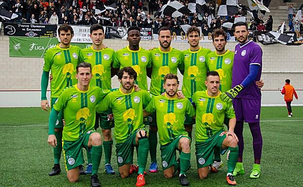 Once inicial de Unionistas en San Sebastián de los Reyes. 