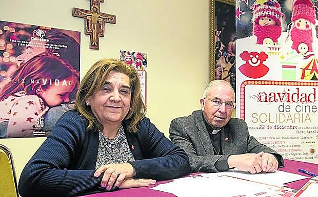 Rosario Díez y el delegado de Cáritas, Jesús Alonso, durante la presentación de la campaña. 