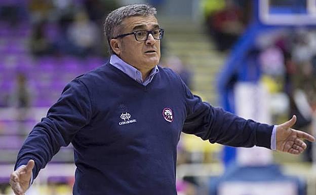 Paco García, entrenador del Carramimbre CBC Valladolid. 