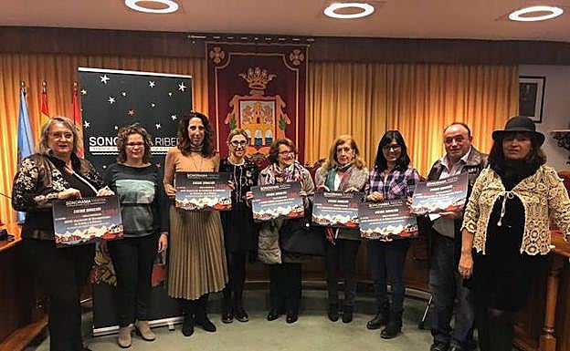 Entrega de los fondos donados por invitados y artistas del Sonorama Rivera a los colectivos.