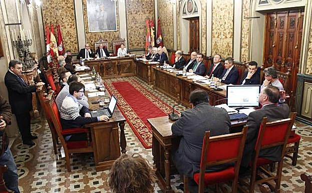 Un momento del pleno extraordinario celebrado ayer.