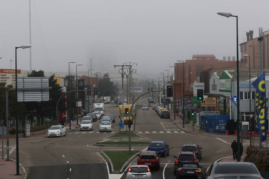 Fotos: La niebla, protagonista del día de Nochebuena en Valladolid