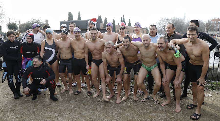 Fotos: Chapuzón Navideño en la dársena