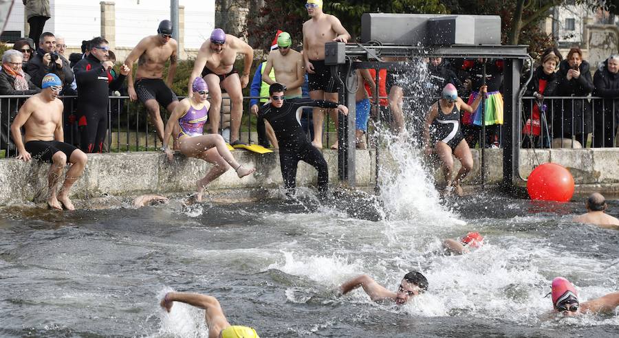 Fotos: Chapuzón Navideño en la dársena