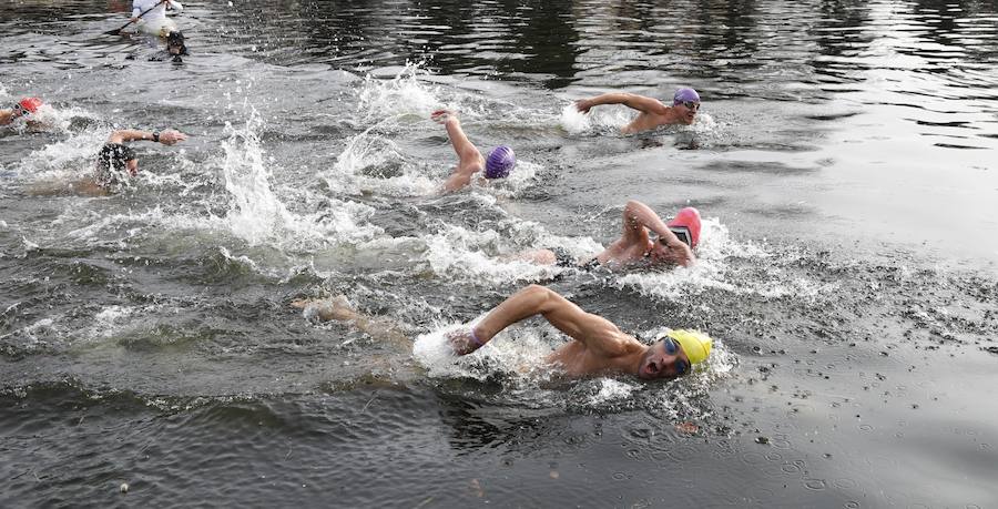 Fotos: Chapuzón Navideño en la dársena
