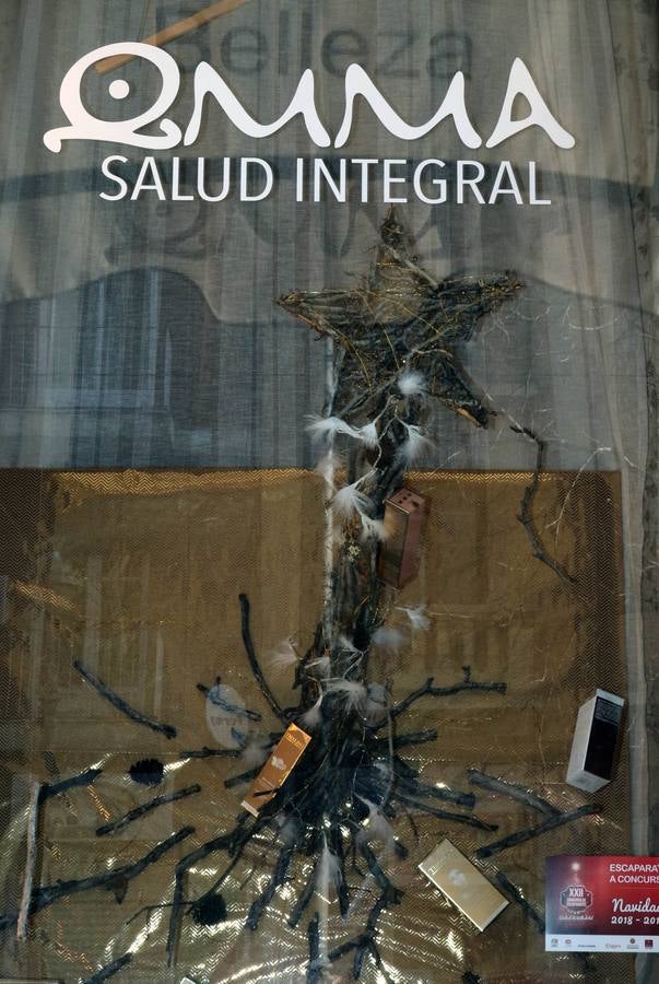 El sorteo se celebró ante notario en el Salón de Plenos del Ayuntamiento | También se resolvió el concurso de escaparates, cuyo primer premio, de mil euros, recayó en la librería 'En un bosque de hojas'