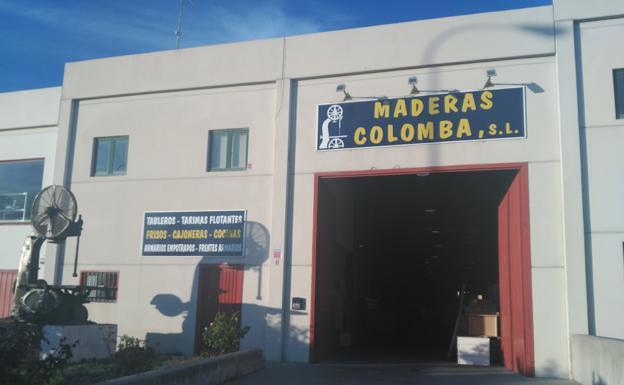Fachada de la empresa Maderas Colomba.