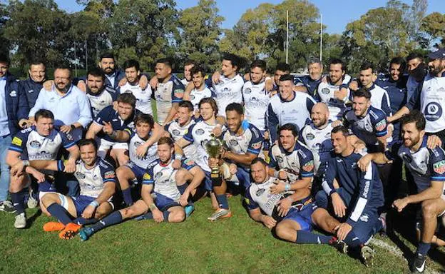 La plantilla quesera, con la última Copa Ibérica. 