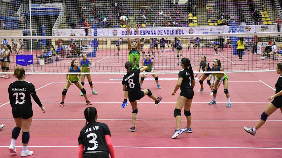 Fotos: Segunda jornada de la Copa de España Cadete y Juvenil de voleibol celebrada en Valladolid