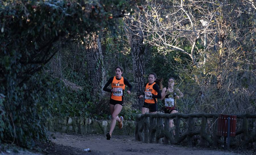 Fotos: XXXV Cross Rondilla &#039;Las 12 uvas&#039;: categoría junior y juvenil masculino y femenino