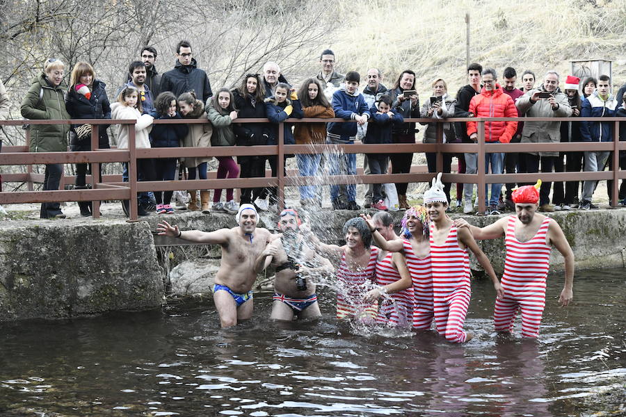 Fotos: Chapuzón en el río Gudillos para despedir 2018