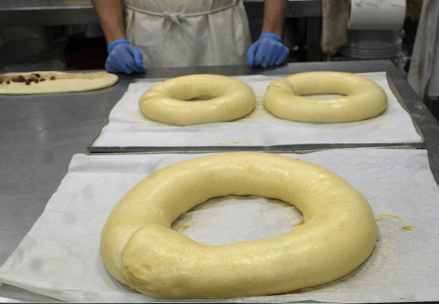 La Asociación Provincial de Empresarios de Confitería de Valladolid calcula que en estas fechas se venderán unos 100.000 roscones de reyes artesanos
