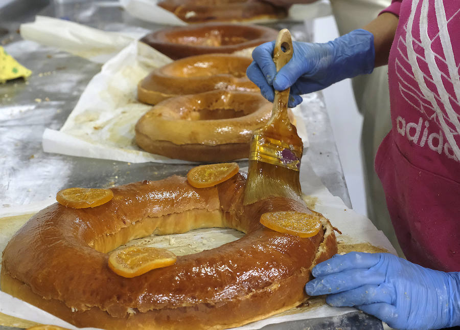 La Asociación Provincial de Empresarios de Confitería de Valladolid calcula que en estas fechas se venderán unos 100.000 roscones de reyes artesanos