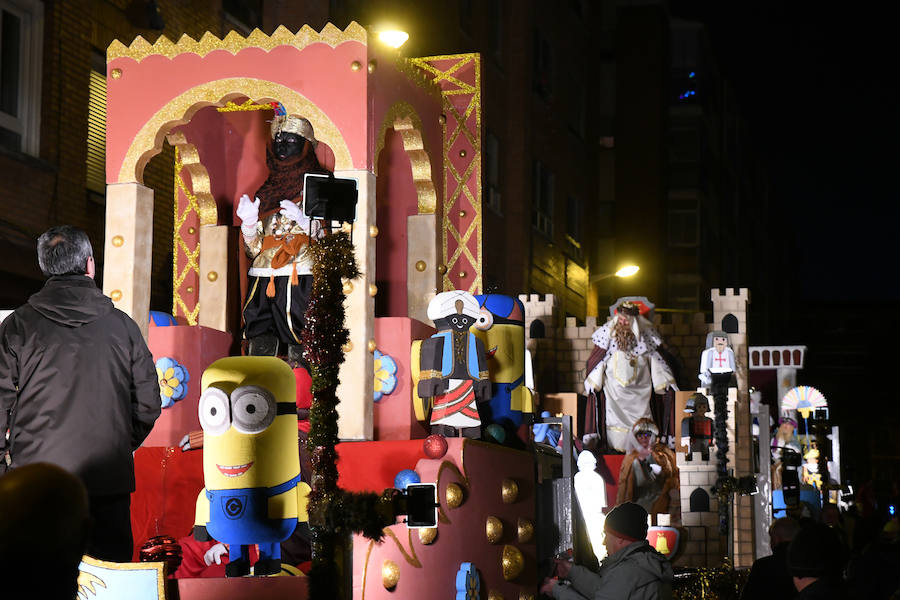 Fotos: Cabalgata sin camellos en el barrio de Pajarillos en Valladolid