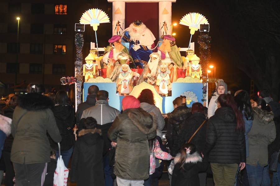 Fotos: Cabalgata sin camellos en el barrio de Pajarillos en Valladolid