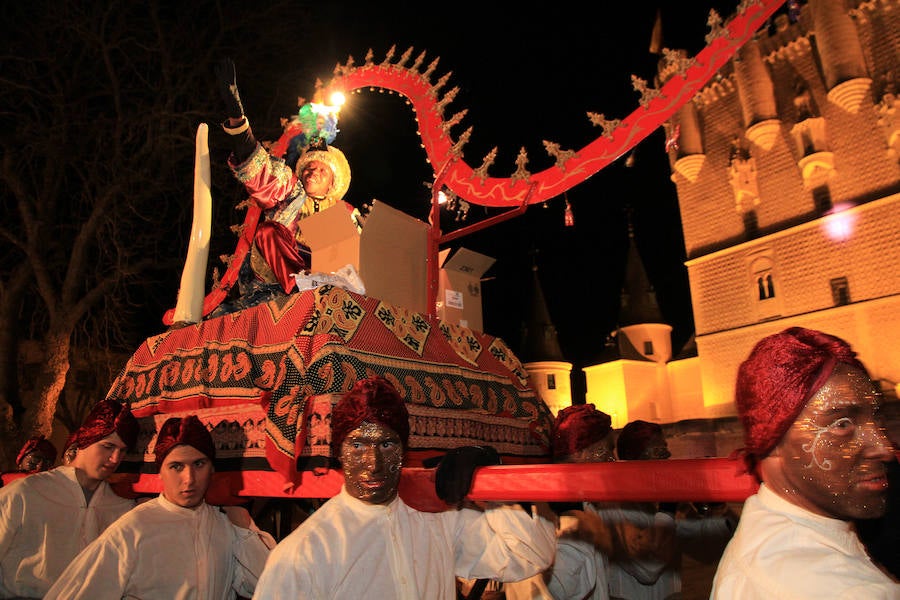 Fotos: Segovia recibe a los Reyes Magos de Oriente