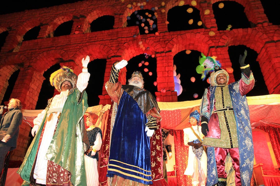 Fotos: Segovia recibe a los Reyes Magos de Oriente