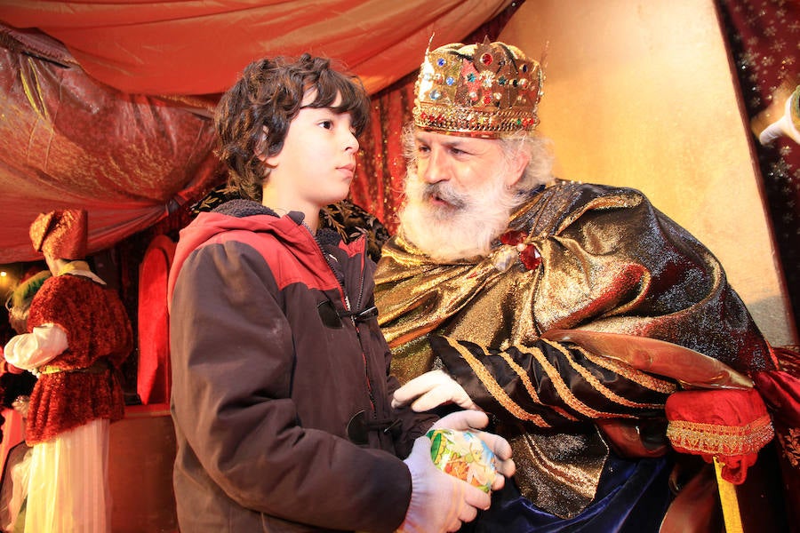 Fotos: Segovia recibe a los Reyes Magos de Oriente