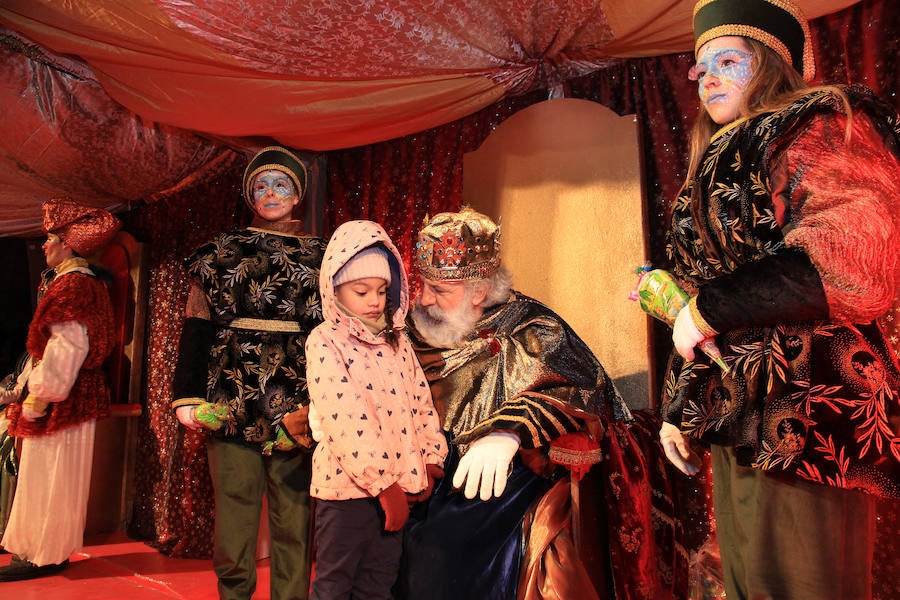 Fotos: Segovia recibe a los Reyes Magos de Oriente