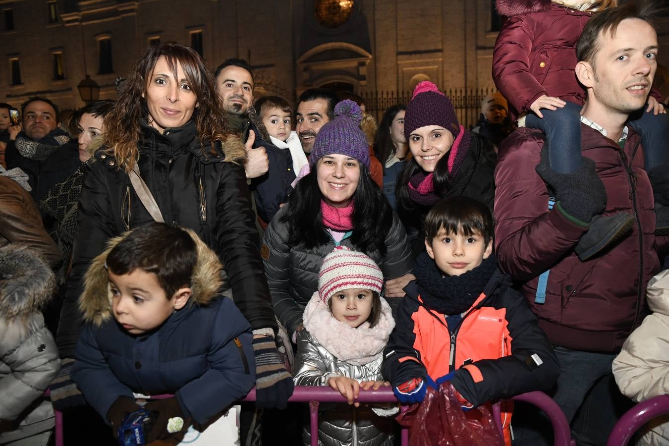 Fotos: Público en la cabalgata de Reyes de Valladolid (2/4)