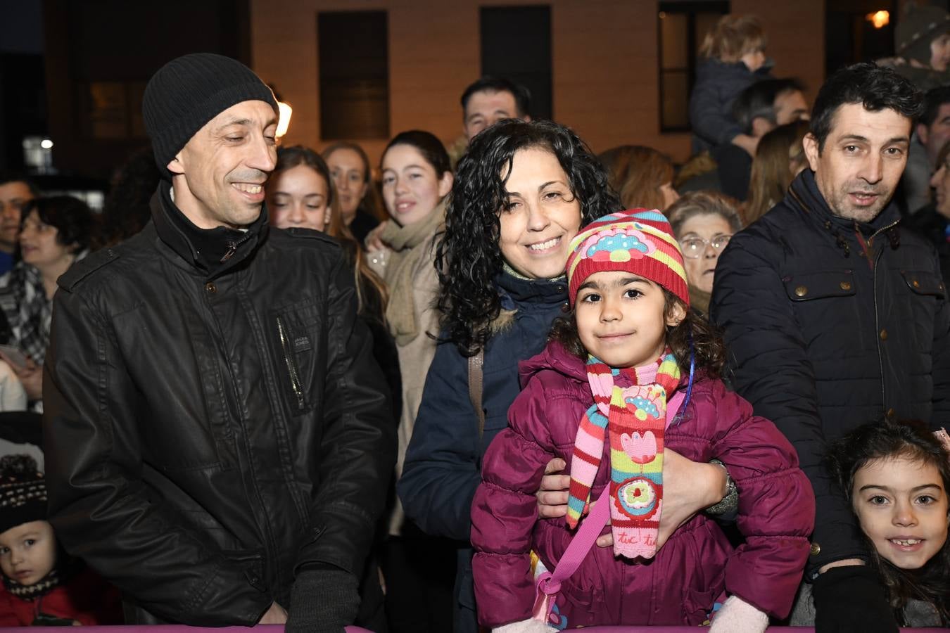 Fotos: Público en la cabalgata de Reyes de Valladolid (2/4)