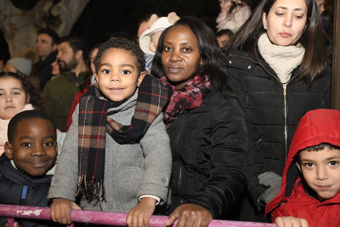 Fotos: Público en la cabalgata de Reyes de Valladolid (2/4)