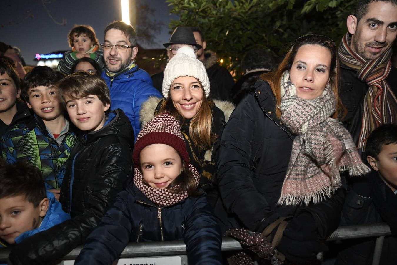 Fotos: Público en la cabalgata de Reyes de Valladolid (2/4)