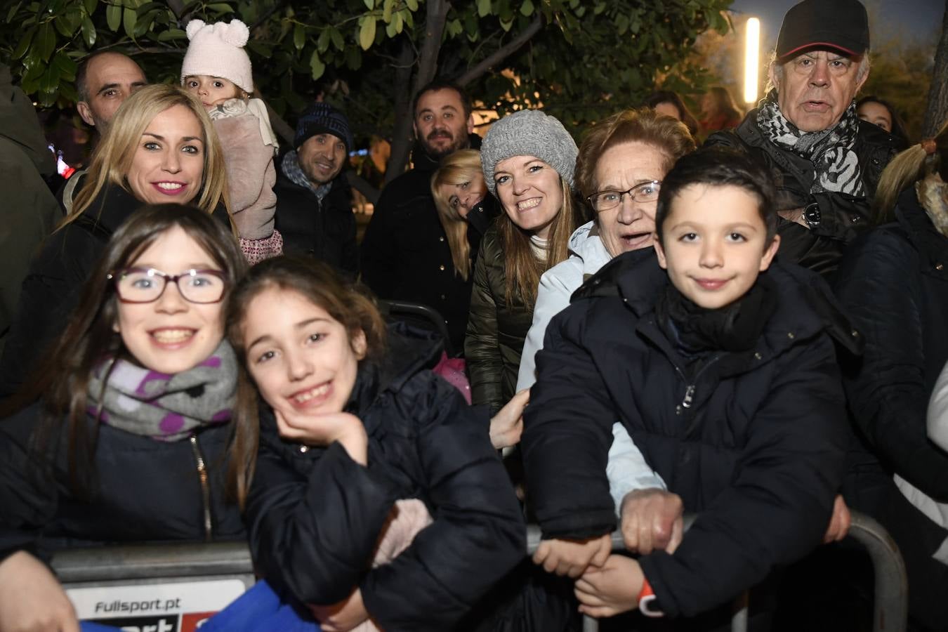 Fotos: Público en la cabalgata de Reyes de Valladolid (2/4)
