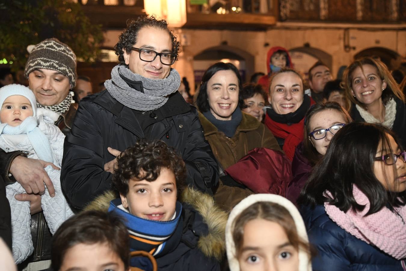 Fotos: Público en la cabalgata de Reyes de Valladolid (3/4)