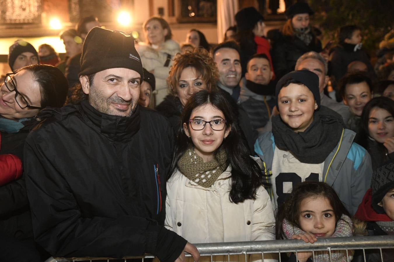 Fotos: Público en la cabalgata de Reyes de Valladolid (3/4)