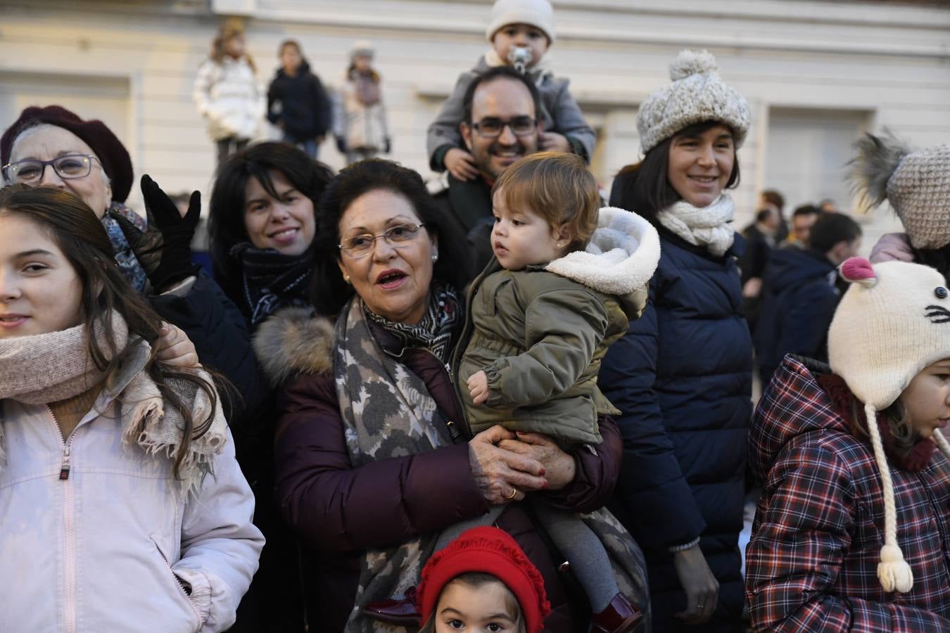 Fotos: Público en la cabalgata de Reyes de Valladolid (4/4)