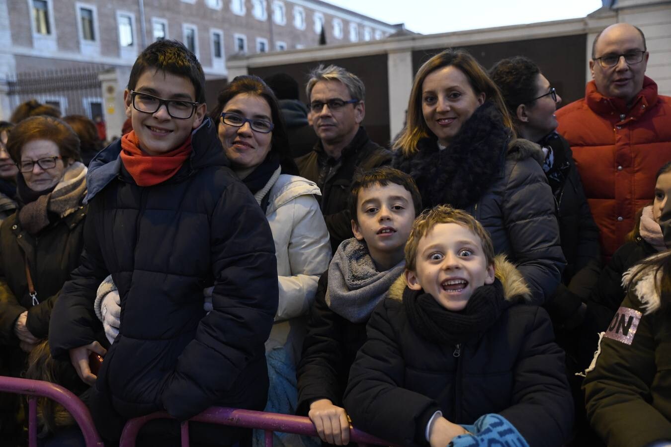 Fotos: Público en la cabalgata de Reyes de Valladolid (4/4)
