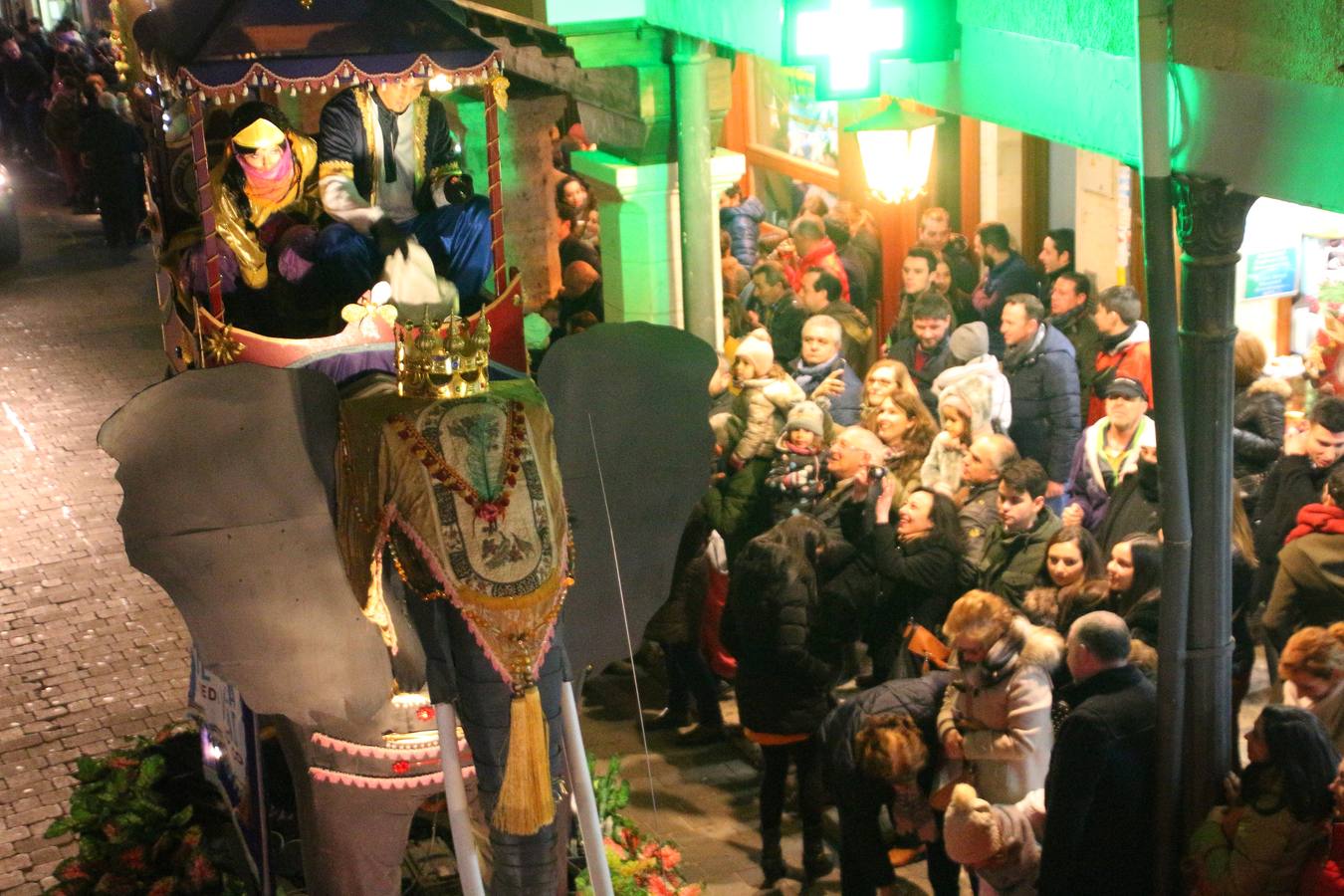 Fotos: Los Reyes Magos visitan Medina de Rioseco, Ciudad Europea de la Navidad